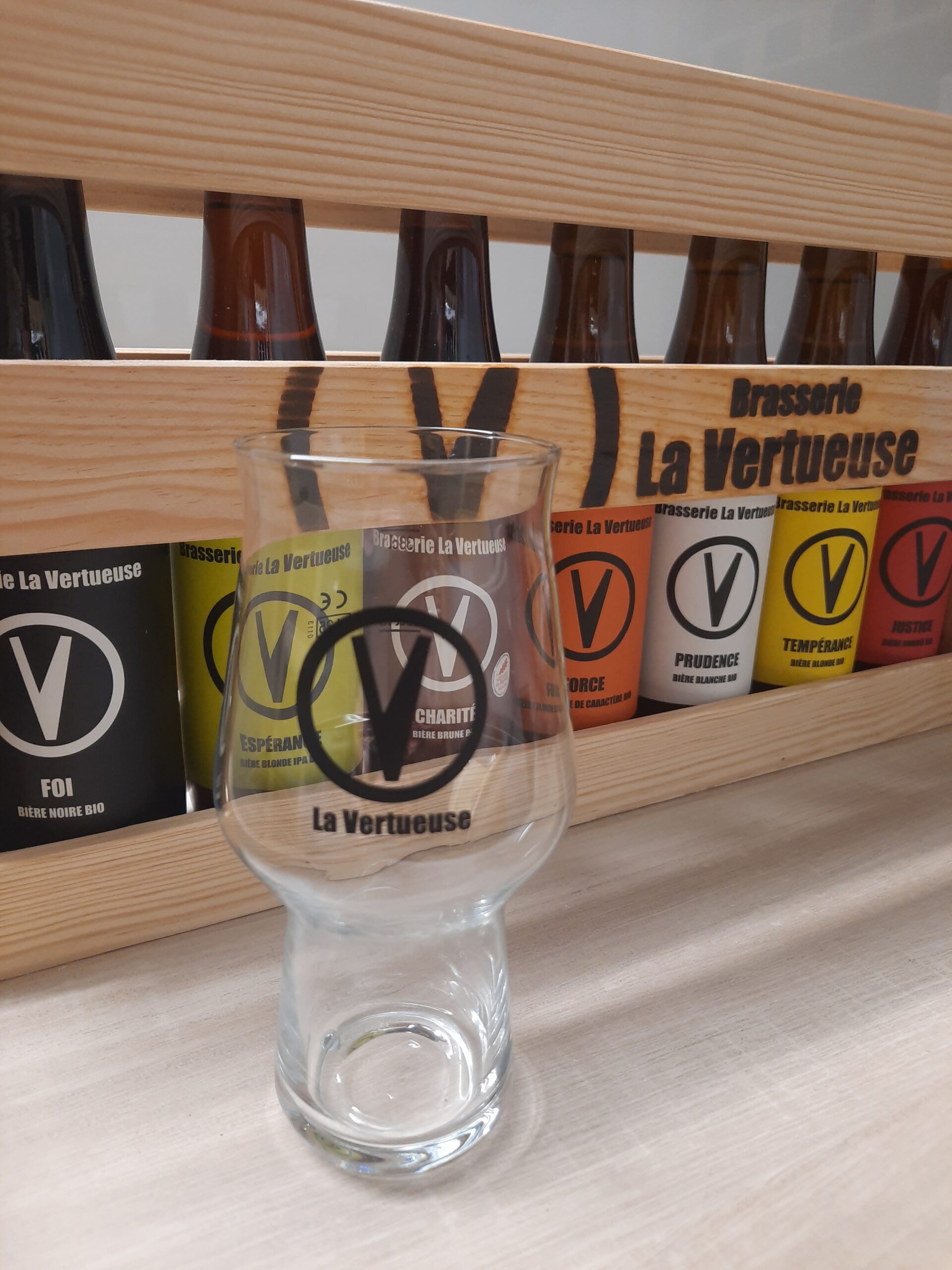 Verre à bière “La Vertueuse” – 33 cl (jauge 25 cl) "Brasserie La Vertueuse"