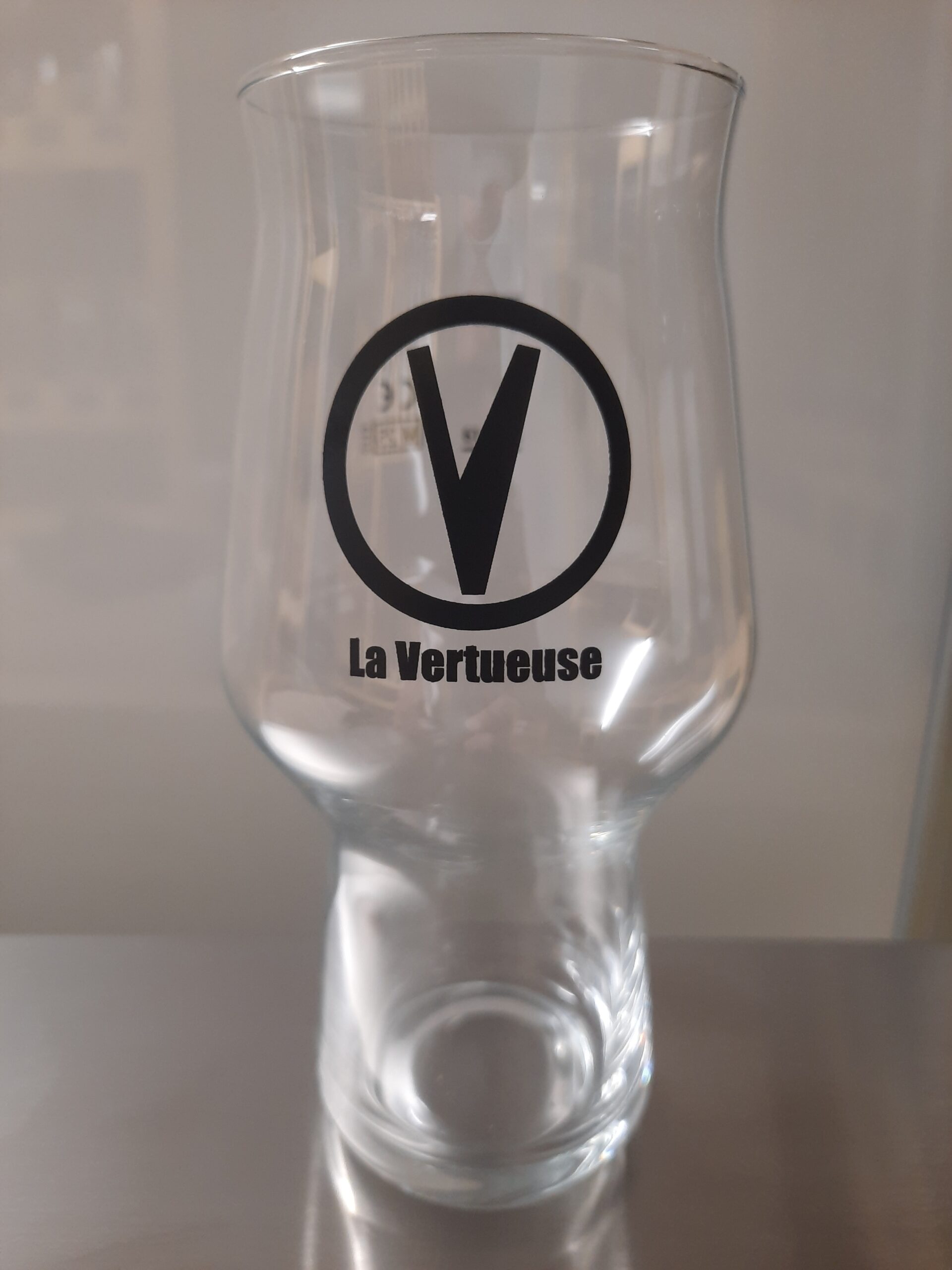 Verre à bière “La Vertueuse” – 33 cl (jauge 25 cl) "Brasserie La Vertueuse" – Image 2