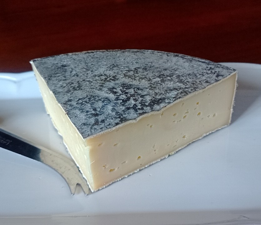 L’Ermite – Type Saint-Nectaire – 200 g "La Ferme St Auvieu"