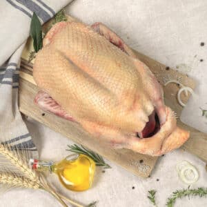 Canette entiĂšre (1,5 Ă 2,5 kg â en barquette) Prix : 19,10 ⏠/ kg "Les Volailles de Fontenai"